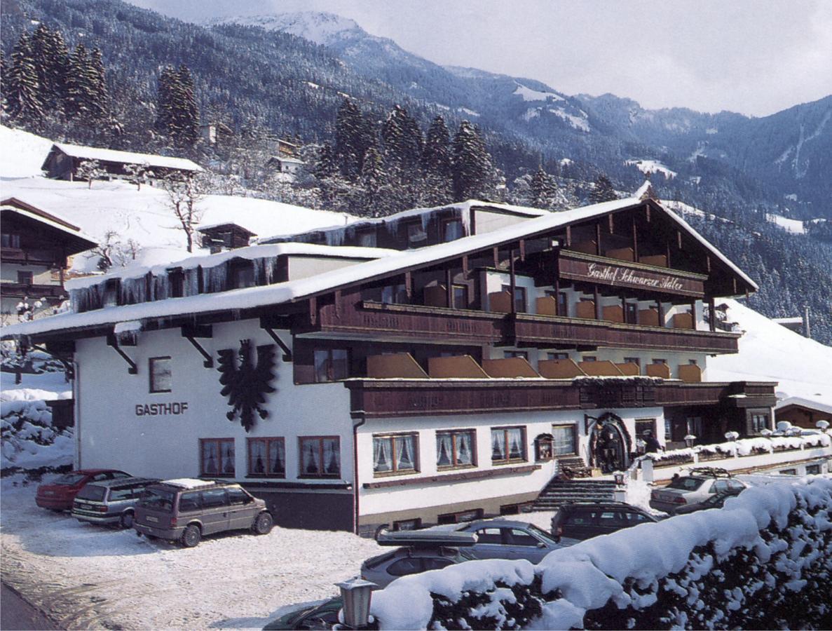 Hotel Schwarzer Adler Hippach Buitenkant foto